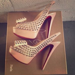 Christian Louboutin Clou Noeud  Spike Pumps EU 38
